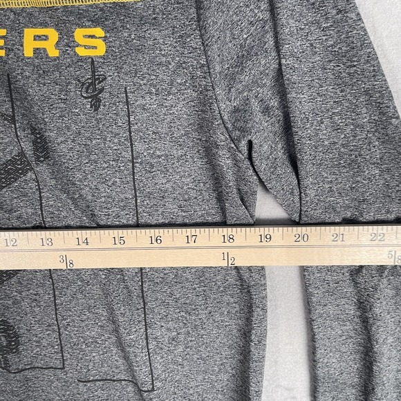 NBA 3XT Cool Hoodie pull over Shirt men Medium Cleveland Cavs‎ Long Sleeve - Picture 6 of 9